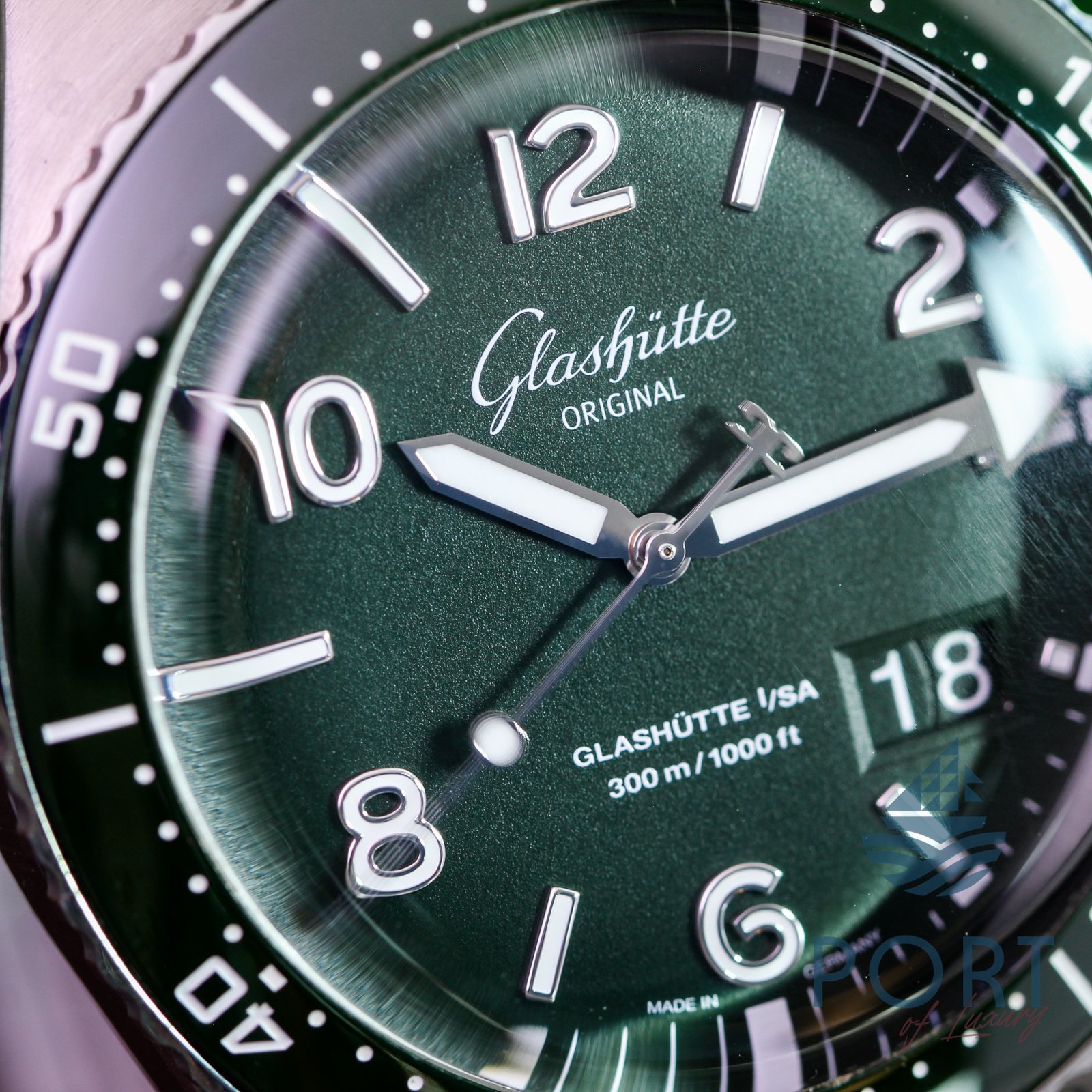 Glashütte Original SeaQ Panoramadatum 1-36-13-07-83-70